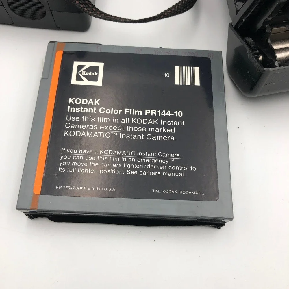 Vintage 1970s Kodak Colorburst 100 Instant Camera Adjustable Focus With Flash